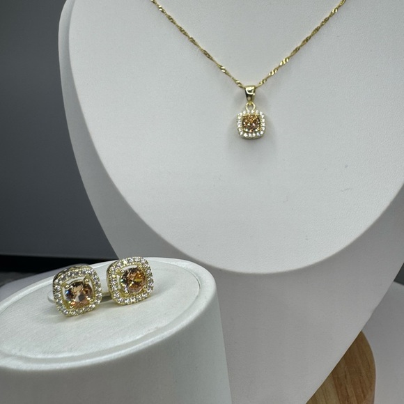 Elegant Gold and Champagne  Necklace & Earring Set - Picture 7 of 7